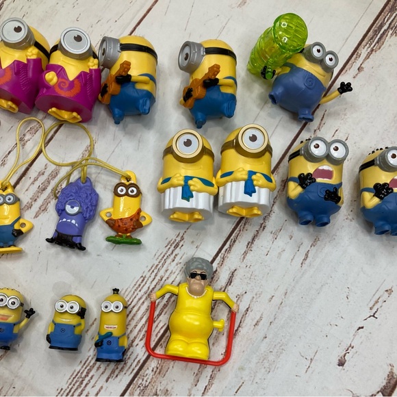 McDonald’s Minion Toy Collection - Picture 7 of 11